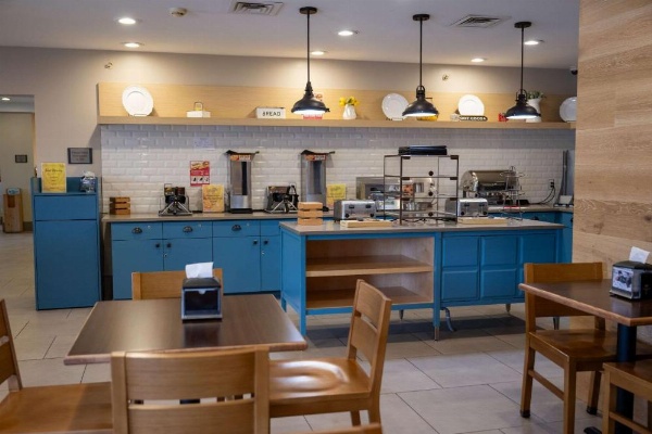 Country Inn & Suites by Radisson, Lake George (Queensbury), NY image 26