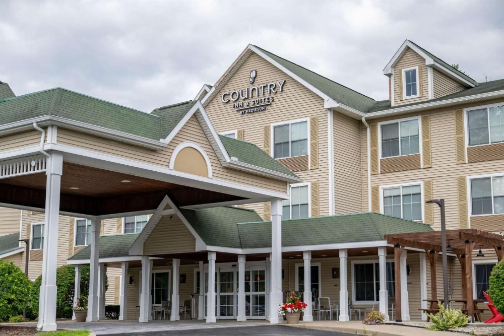Country Inn & Suites by Radisson, Lake George (Queensbury), NY Main image