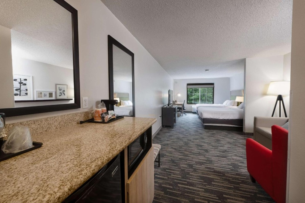 Country Inn & Suites by Radisson, Lake George (Queensbury), NY